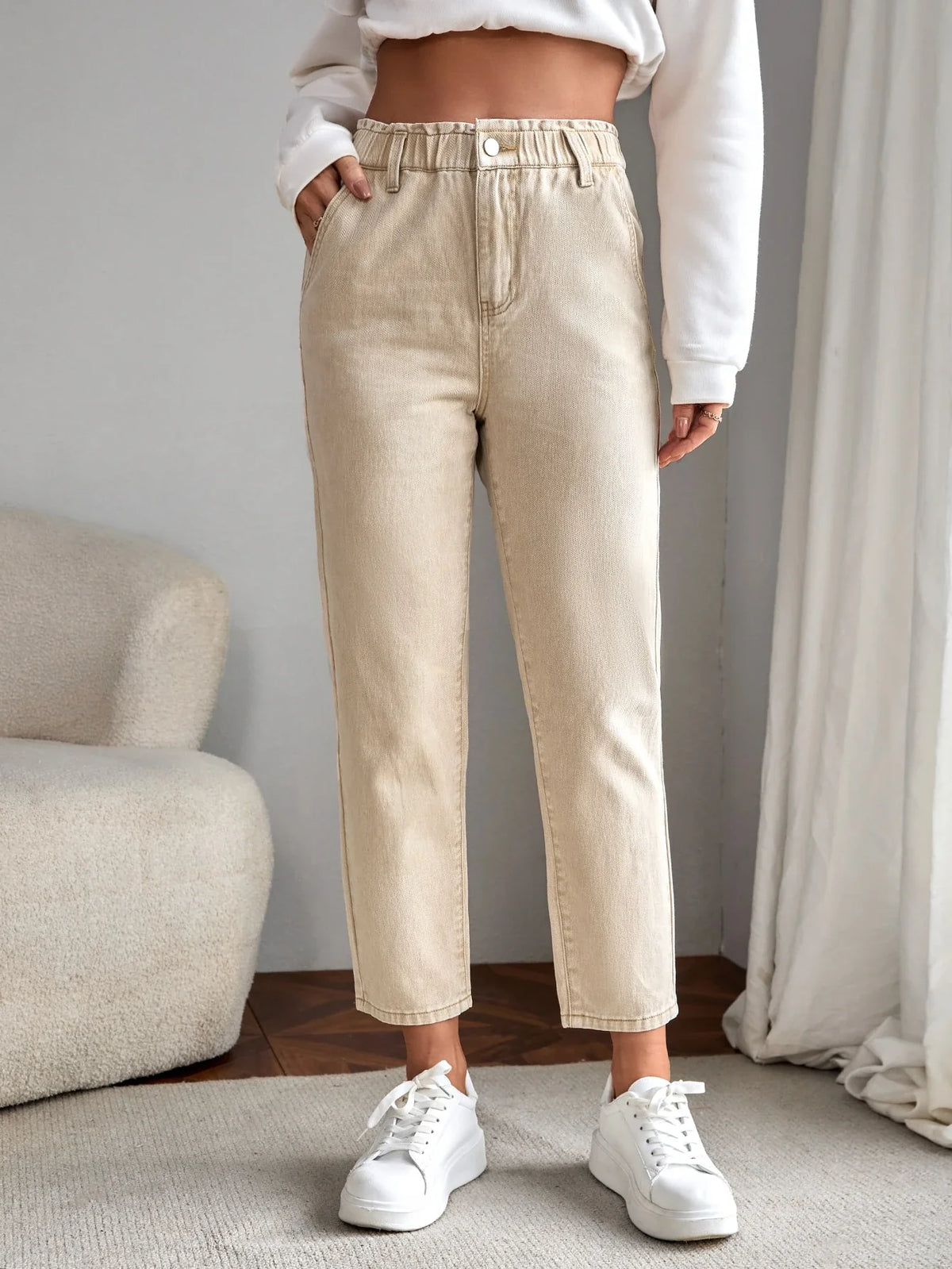 Pantalón vaquero recto con cintura fruncida