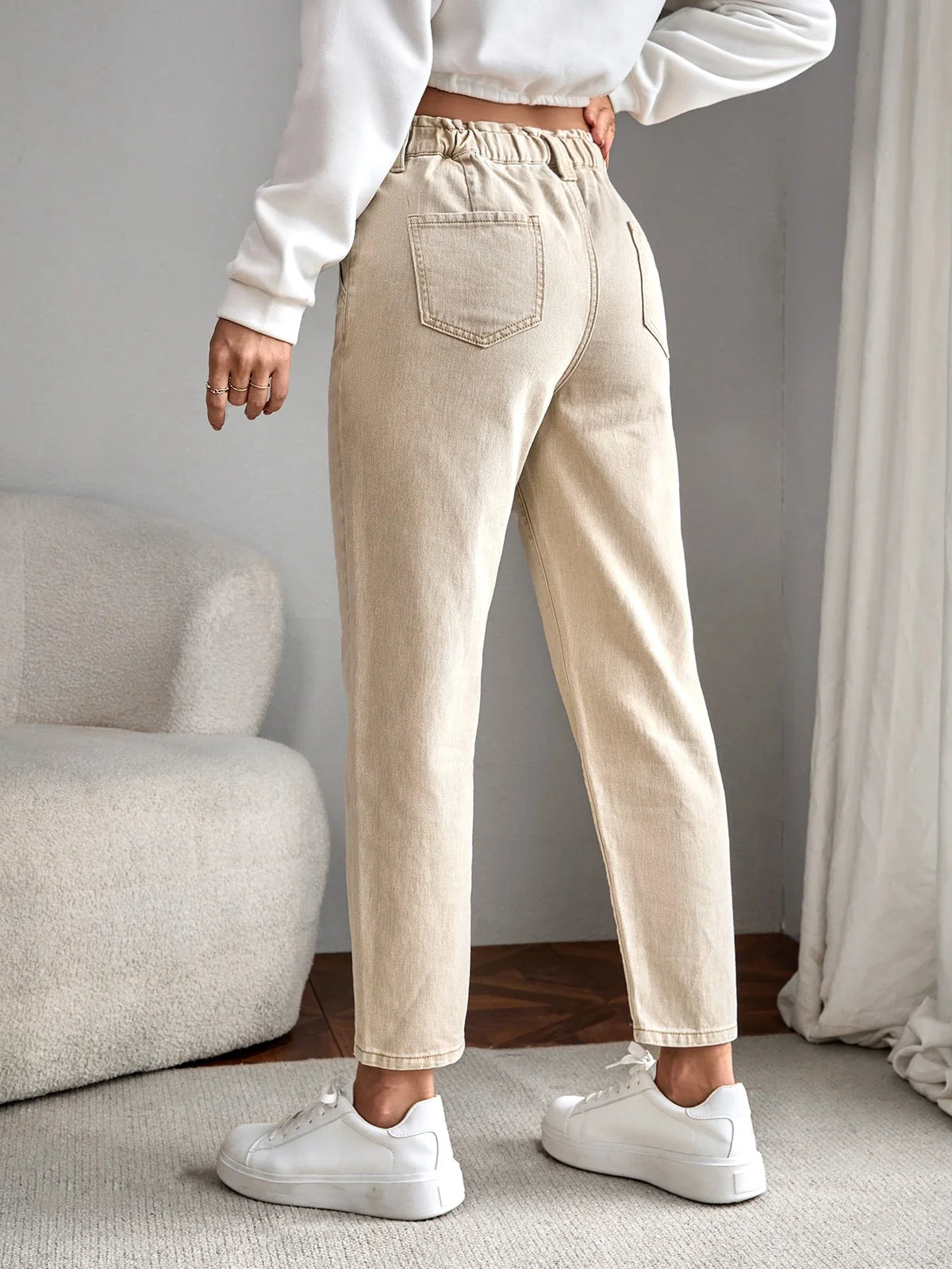 Pantalón vaquero recto con cintura fruncida