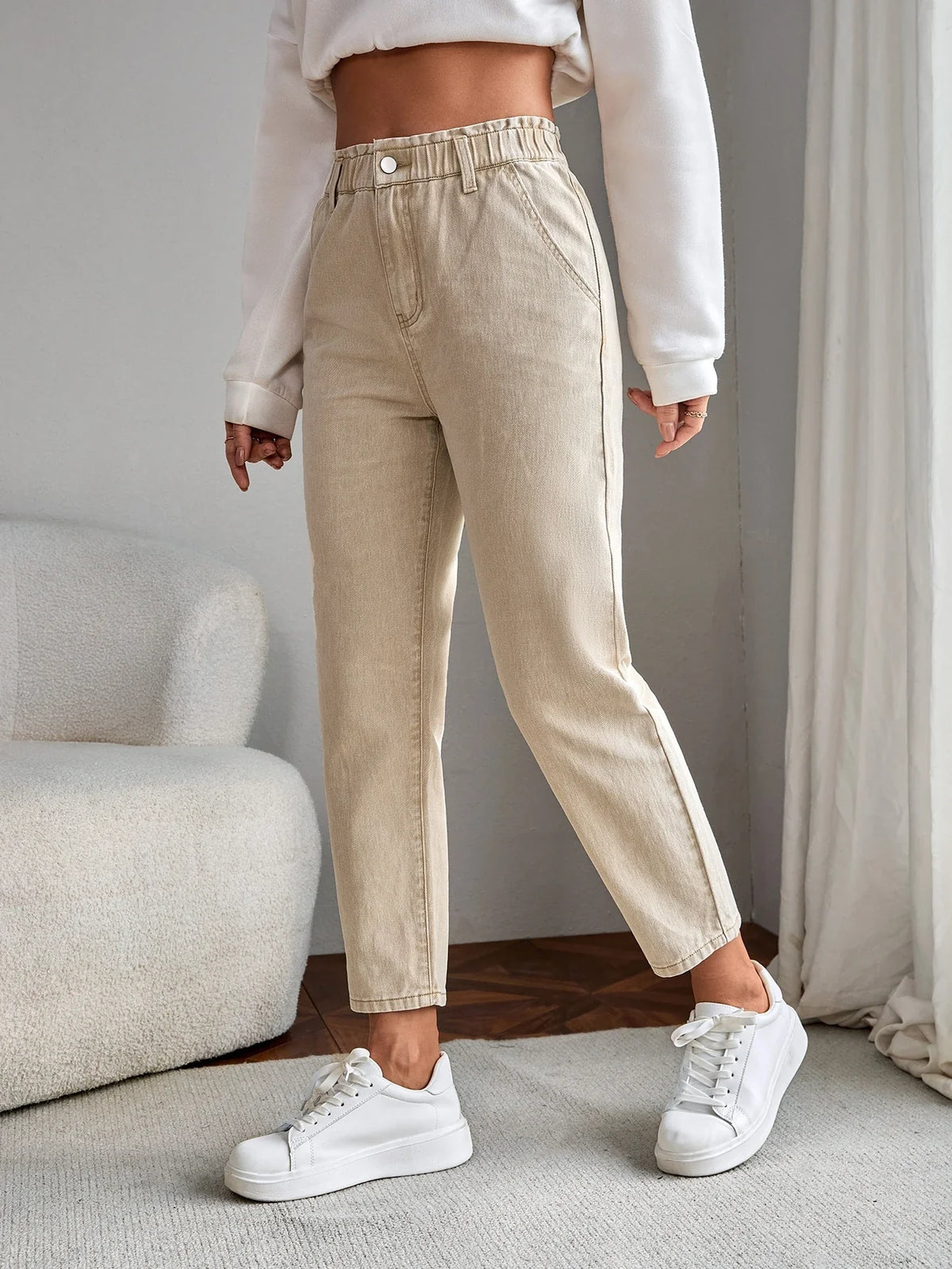 Pantalón vaquero recto con cintura fruncida