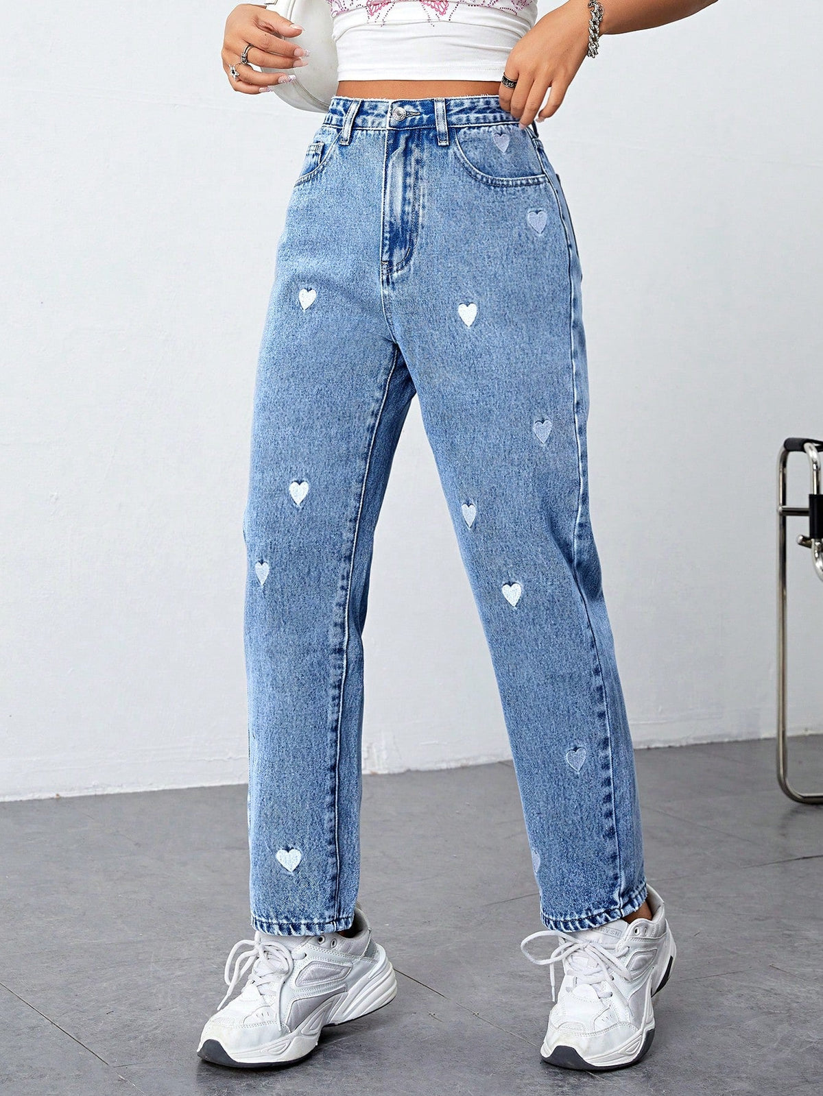 Vaqueros con estampado de corazones