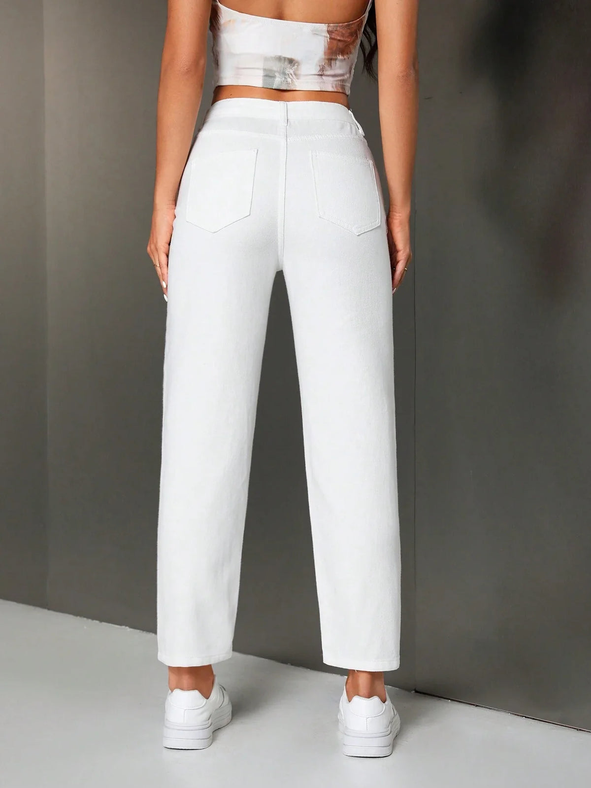 Vaqueros blancos rectos rotos