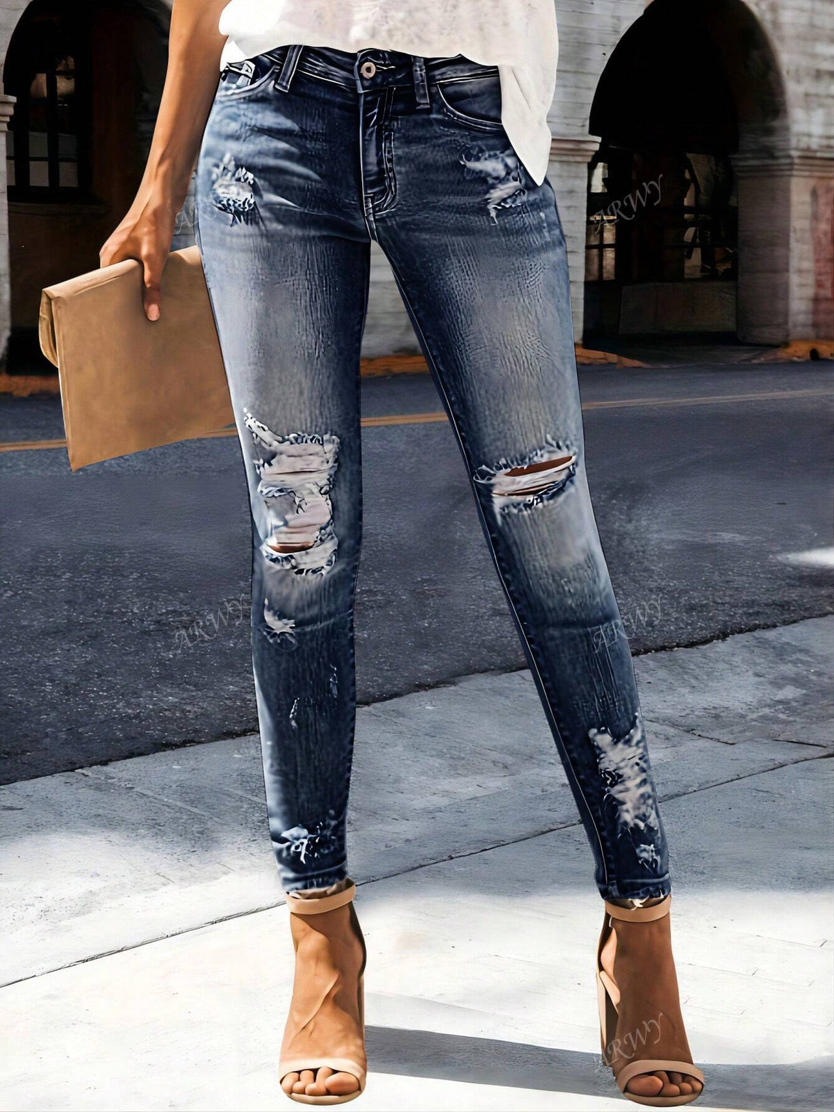 Vaqueros skinny lavados con rotos