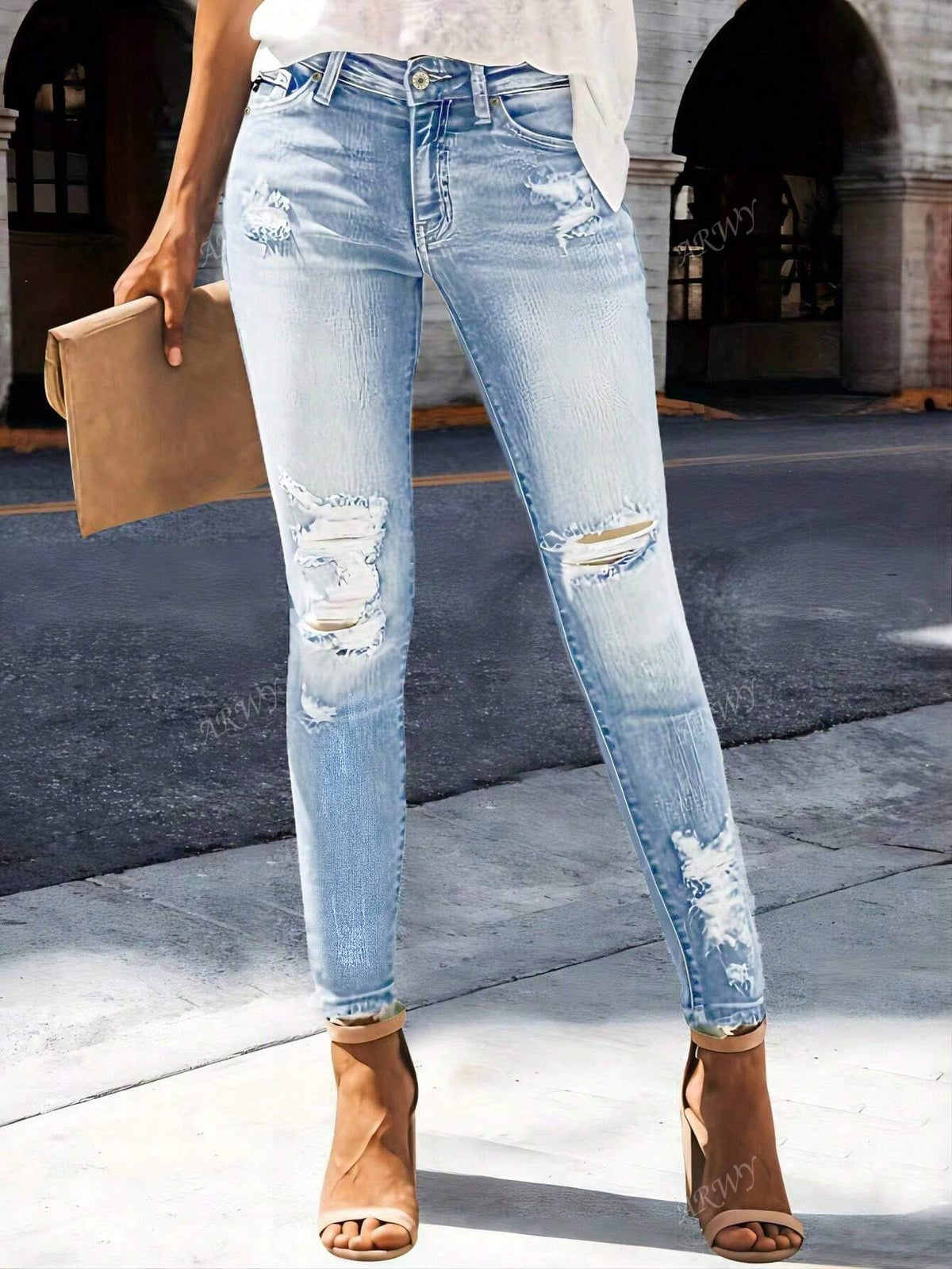 Vaqueros skinny lavados con rotos