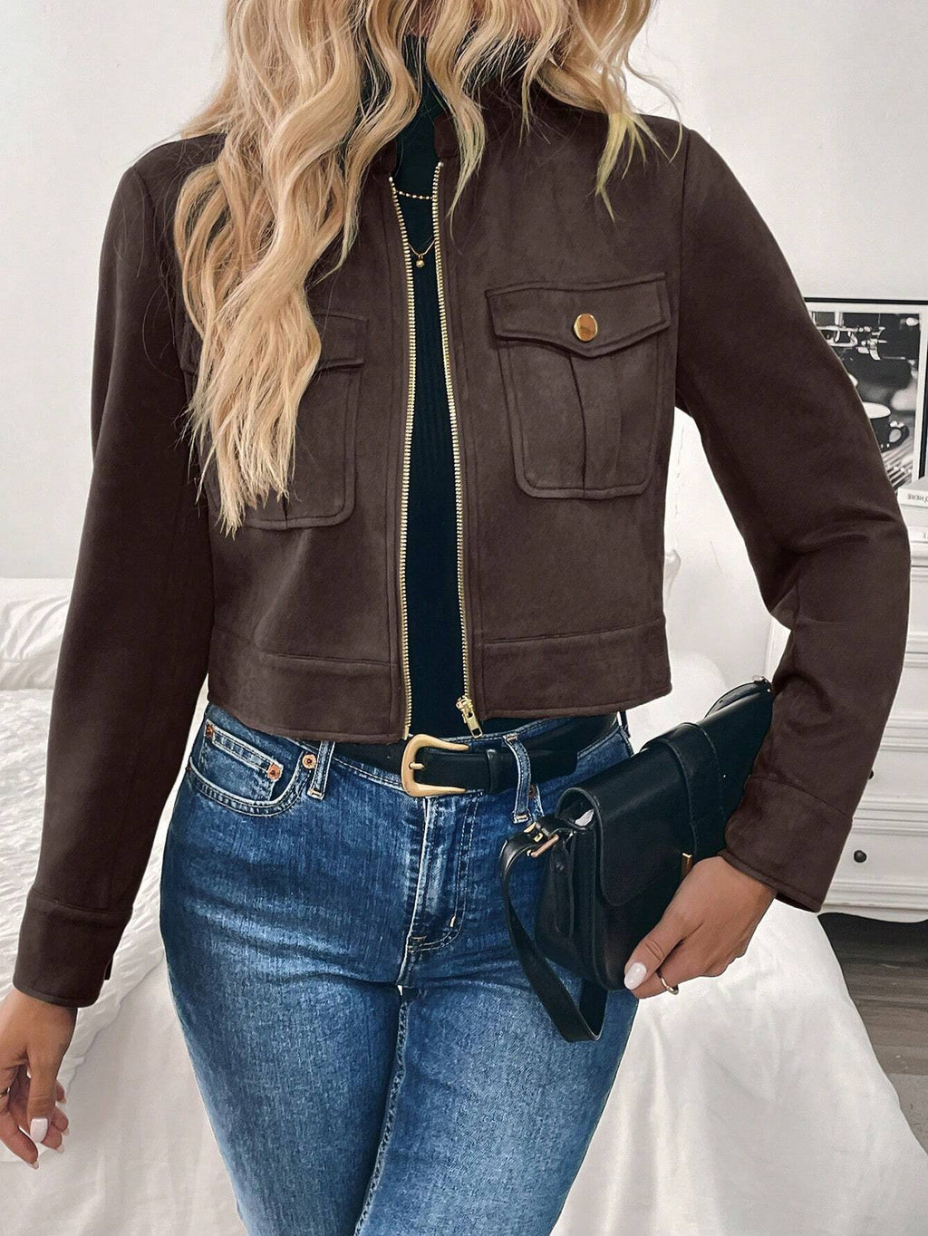 Chaqueta corta de entretiempo con bolsillos y botones metálicos
