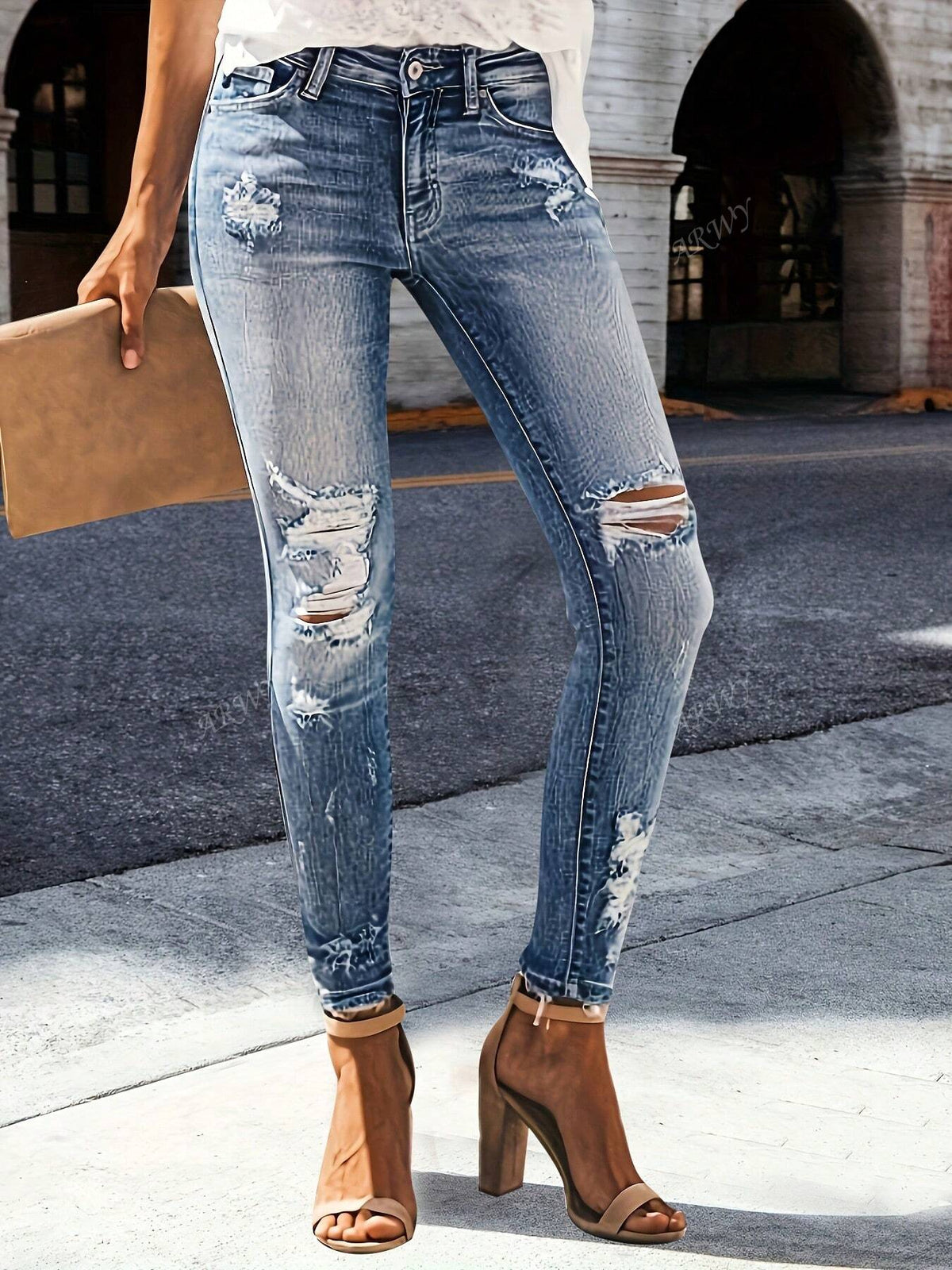 Vaqueros skinny lavados con rotos