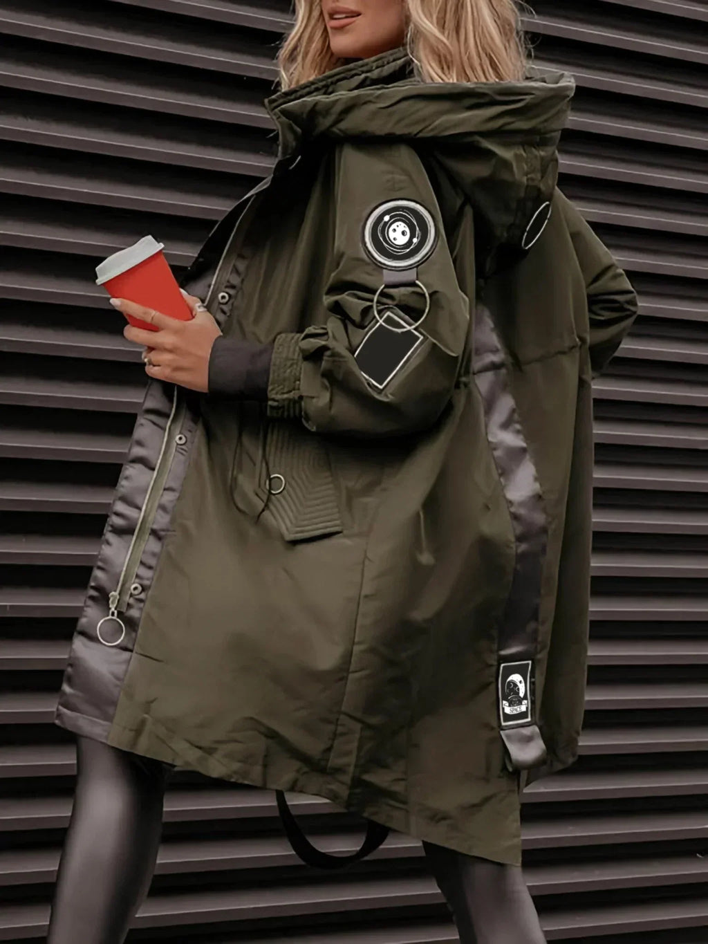 Chaqueta de mujer con capucha y manga larga