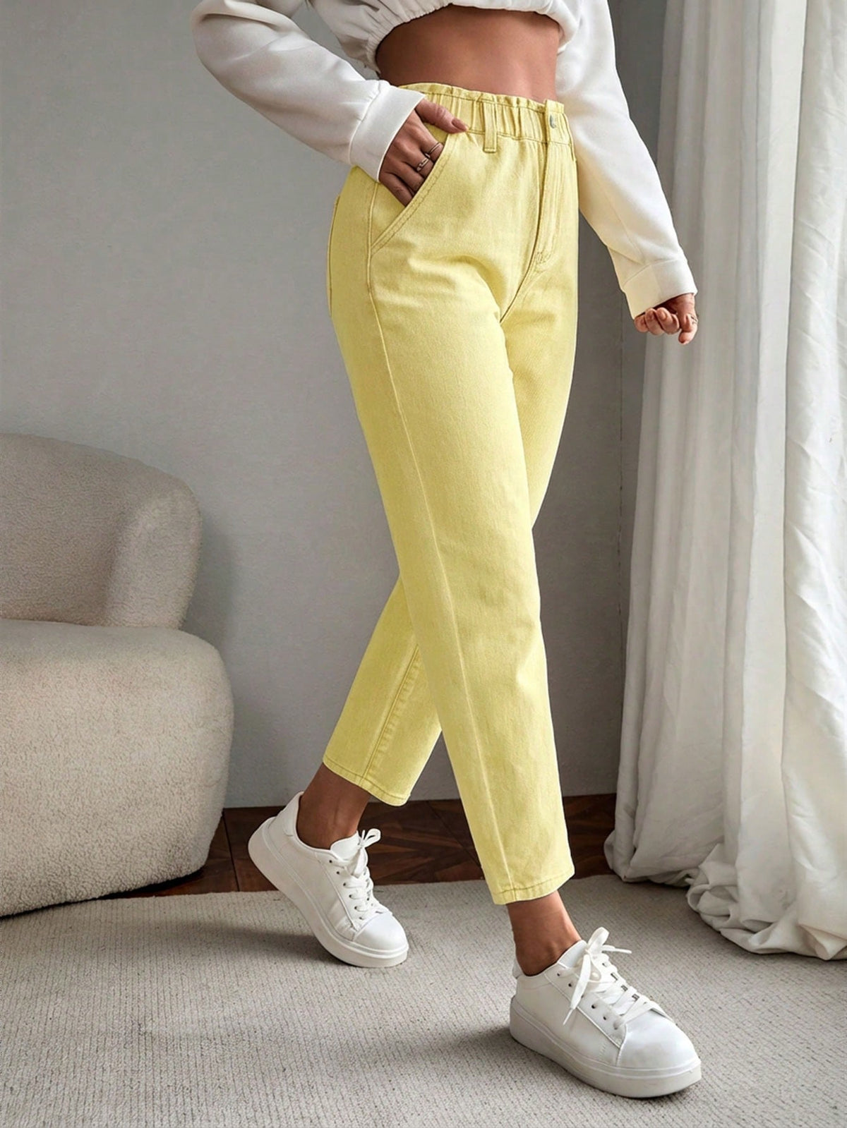 Pantalón vaquero recto con cintura fruncida