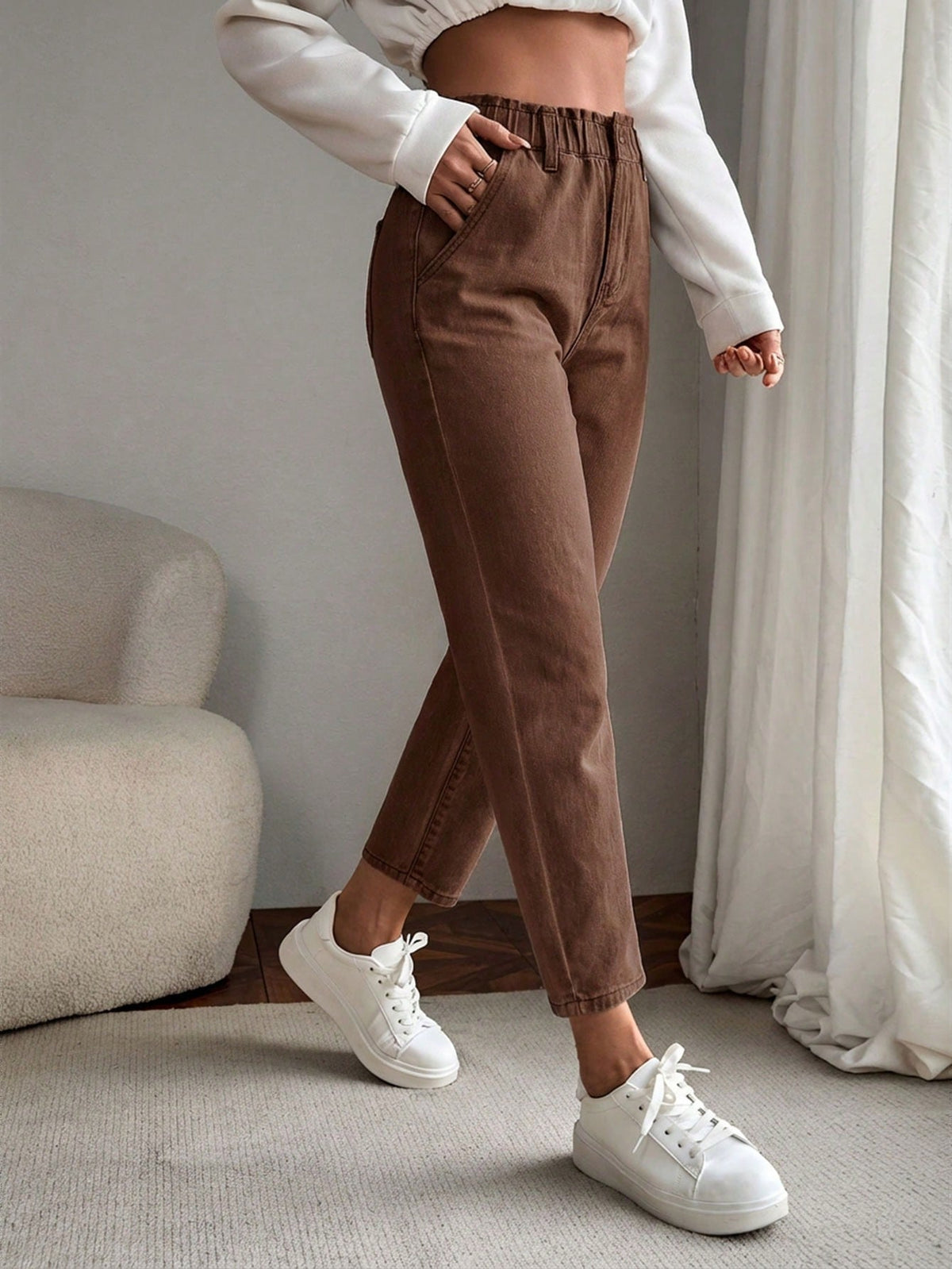 Pantalón vaquero recto con cintura fruncida
