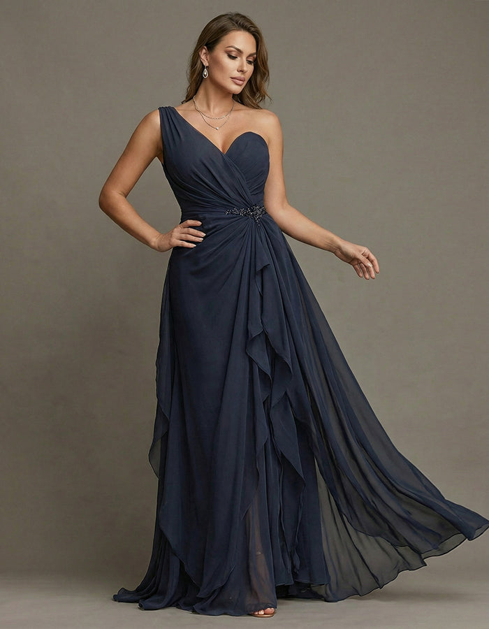 Vestido largo de gasa azul marino con hombros descubiertos