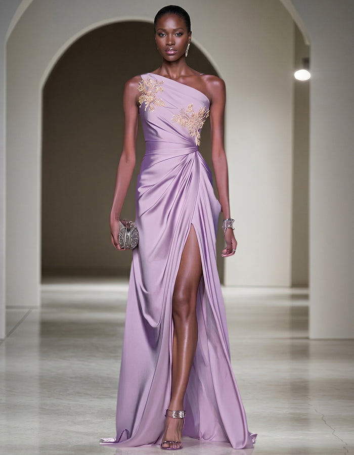 Vestido largo malva de un hombro con aplique