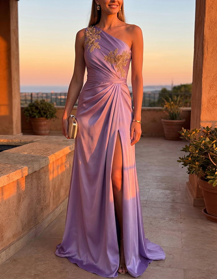 Vestido largo malva de un hombro con aplique