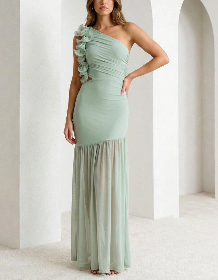 Vestido largo verde menta de un hombro con volantes