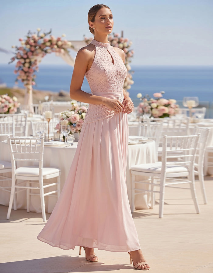 Vestido largo de chifón rosa con encaje
