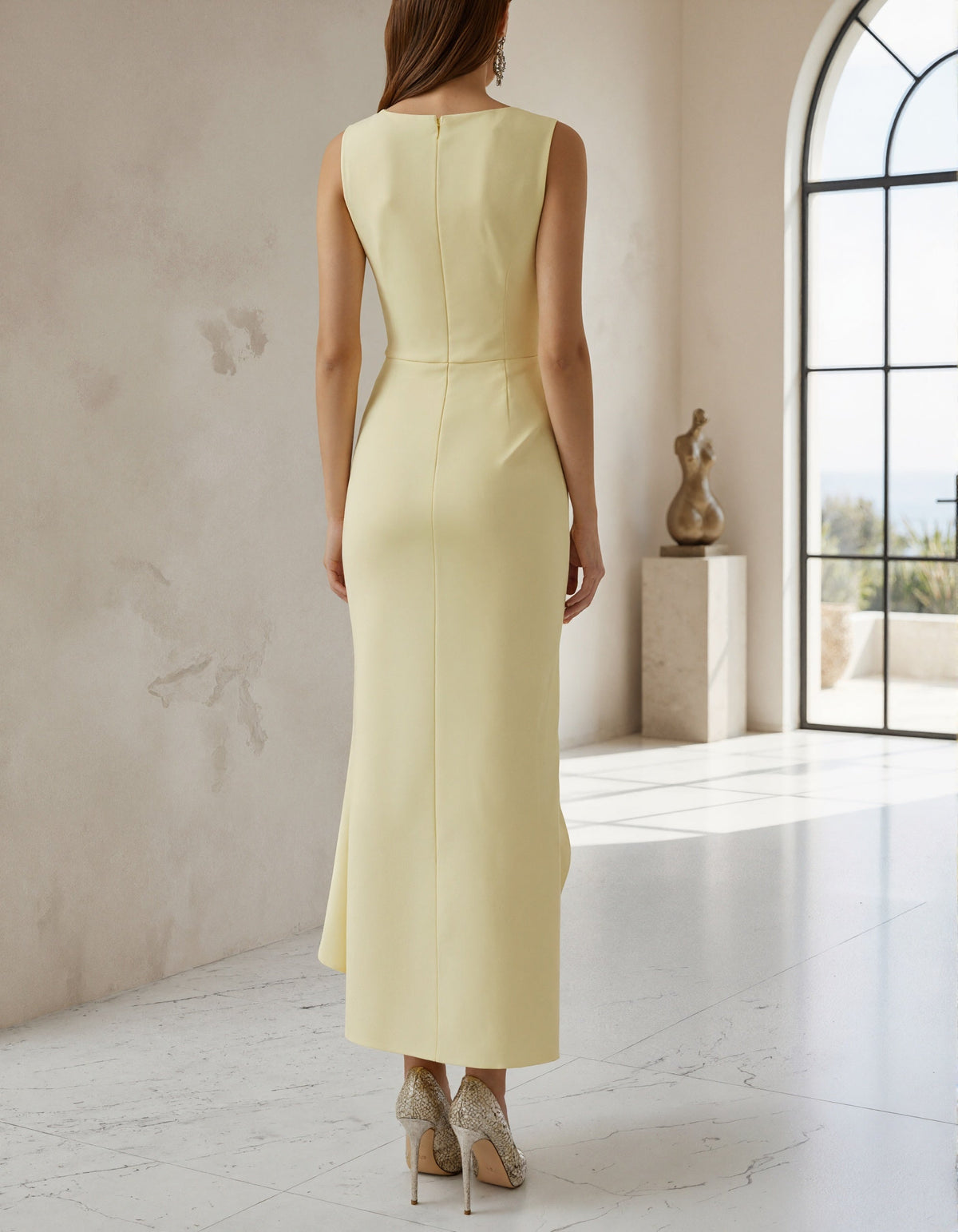 Vestido largo cuello barco con pliegues