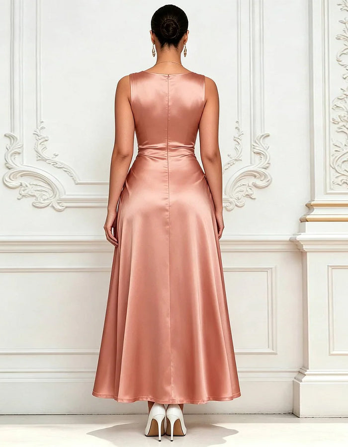 Vestido largo rosa satén con cuello halter