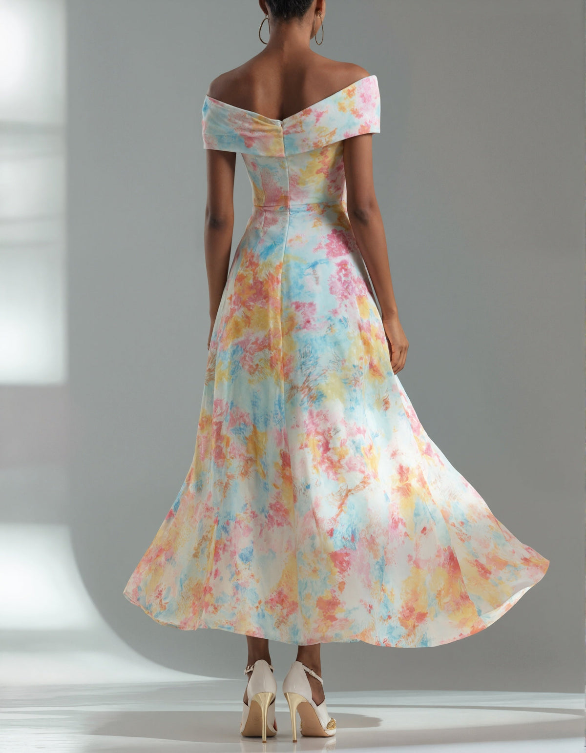 Vestido largo escote hombros caídos estampado acuarela