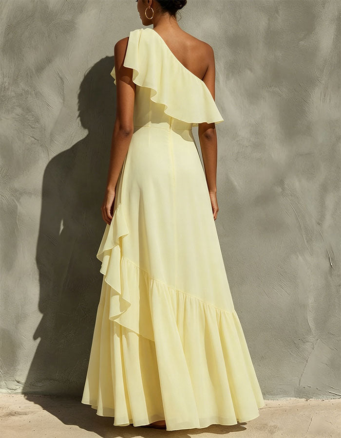 Vestido largo amarillo claro de un hombro