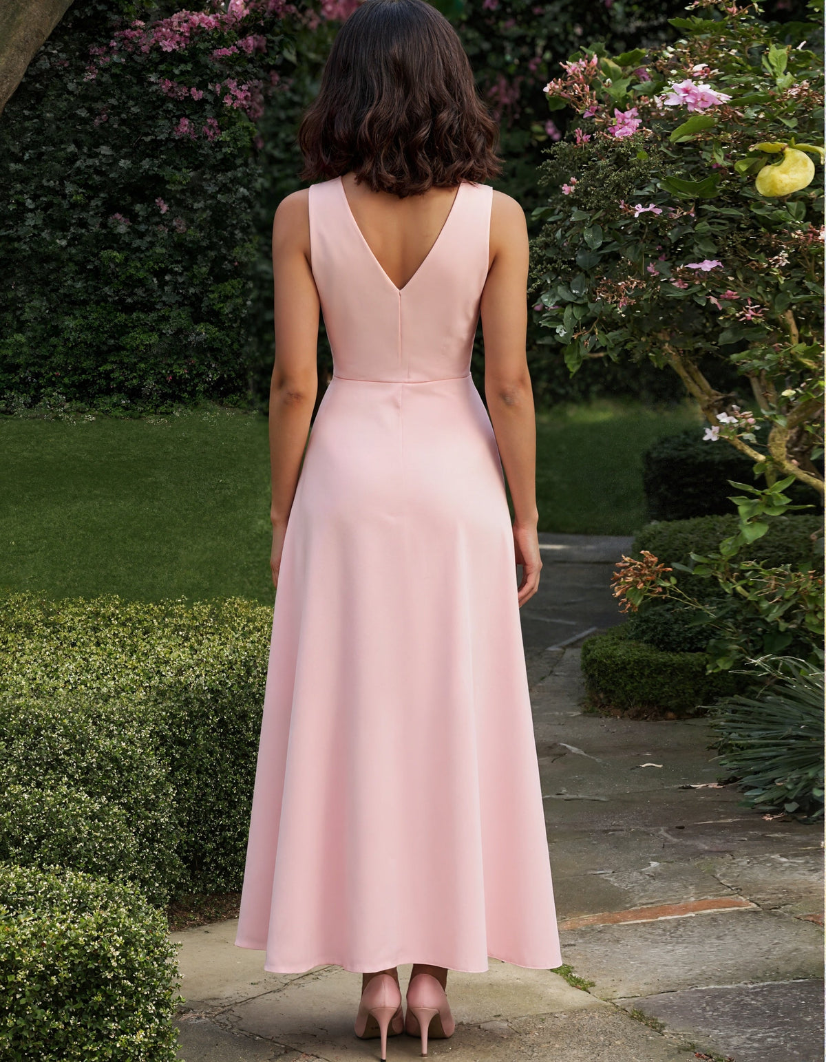 Vestido largo rosa palo con escote cruzado