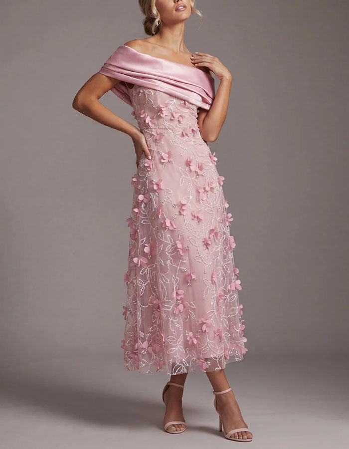Vestido largo rosa de hombros descubiertos con flores 3D