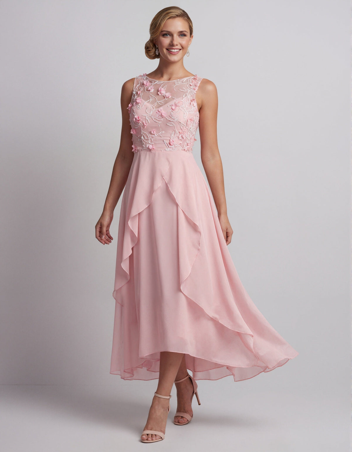 Vestido midi de chifón con aplicaciones florales