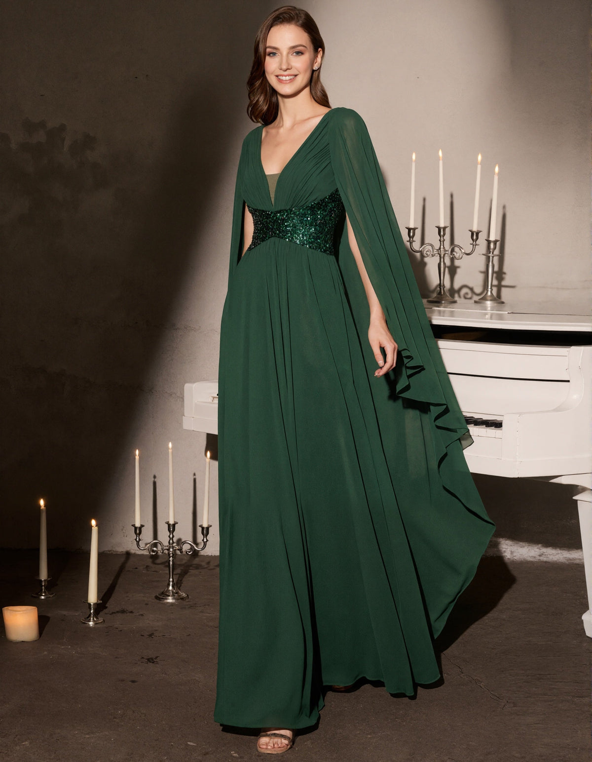 Vestido largo de gasa con mangas tipo chal