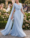 Vestido largo de gasa plisada en azul claro