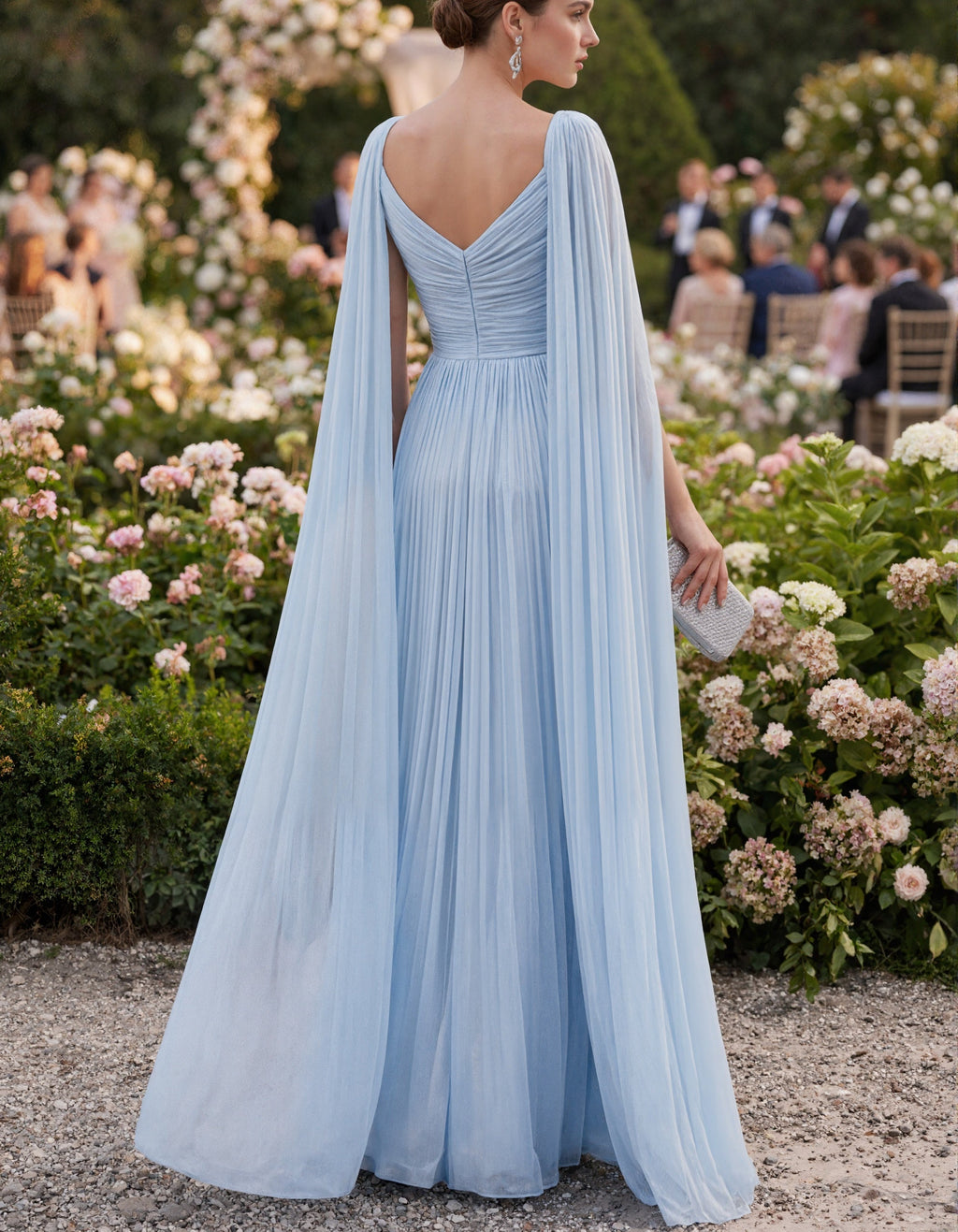 Vestido largo de gasa plisada en azul claro