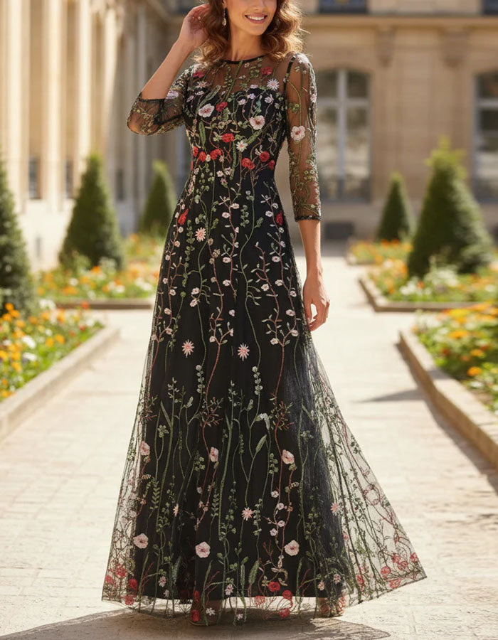 Vestido largo de tul negro con bordado de flores