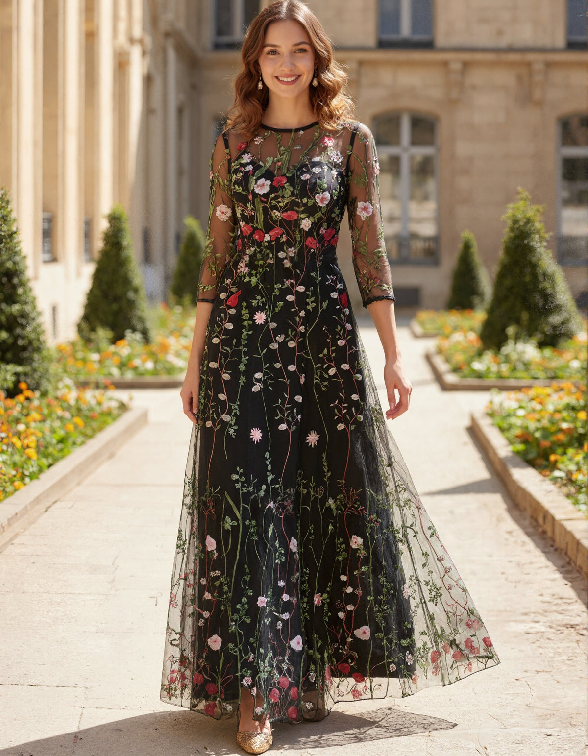 Vestido largo de tul negro con bordado de flores