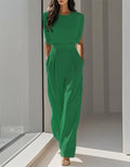Mono verde con cuello redondo y hombreras acolchadas