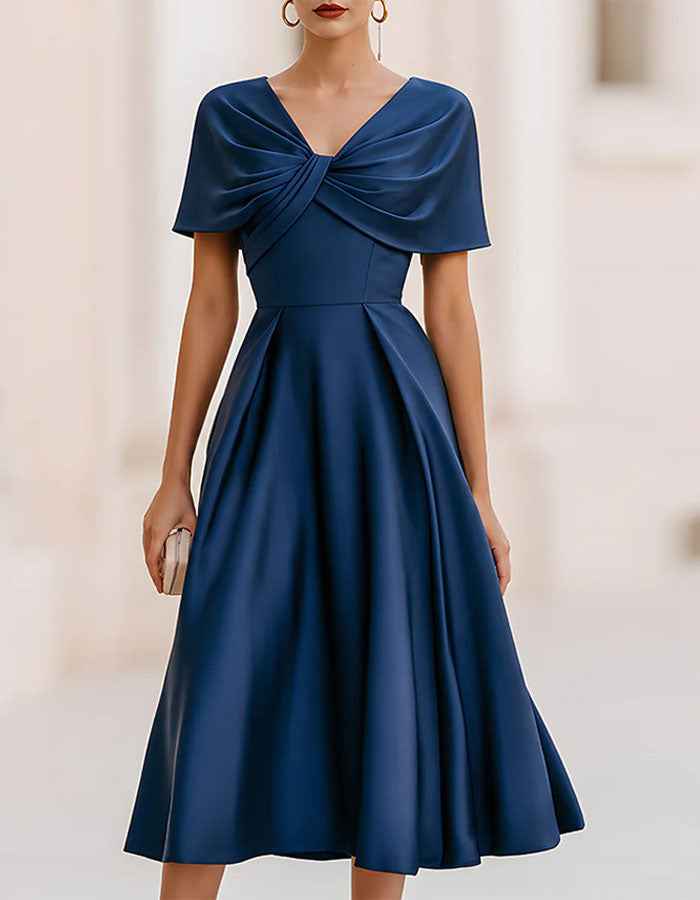 Vestido midi azul marino con detalle de torsión delantero