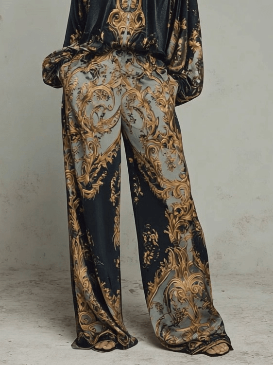 Conjunto retro con estampado barroco y escote en V