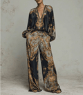 Conjunto retro con estampado barroco y escote en V