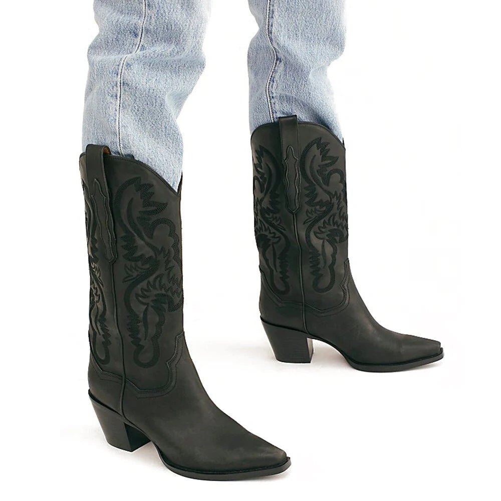 Botas western con punta y tacón grueso