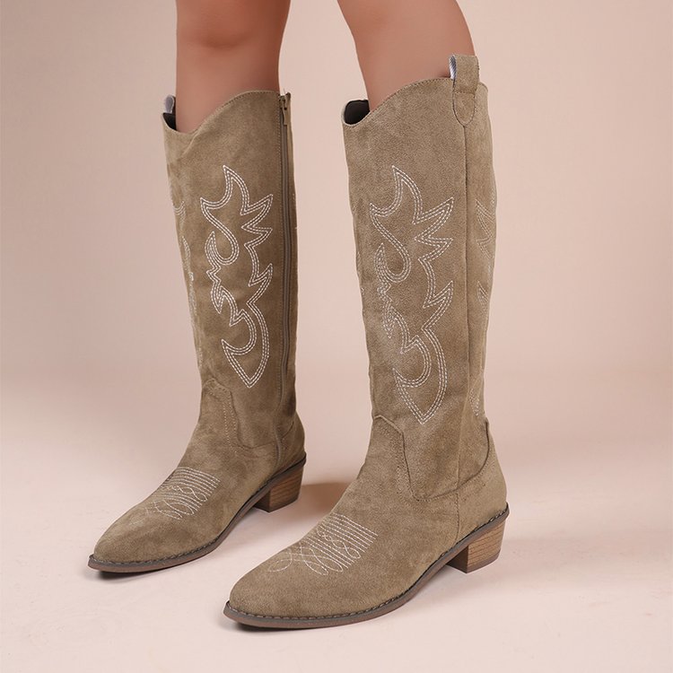 Botas western denim bordadas con plataforma