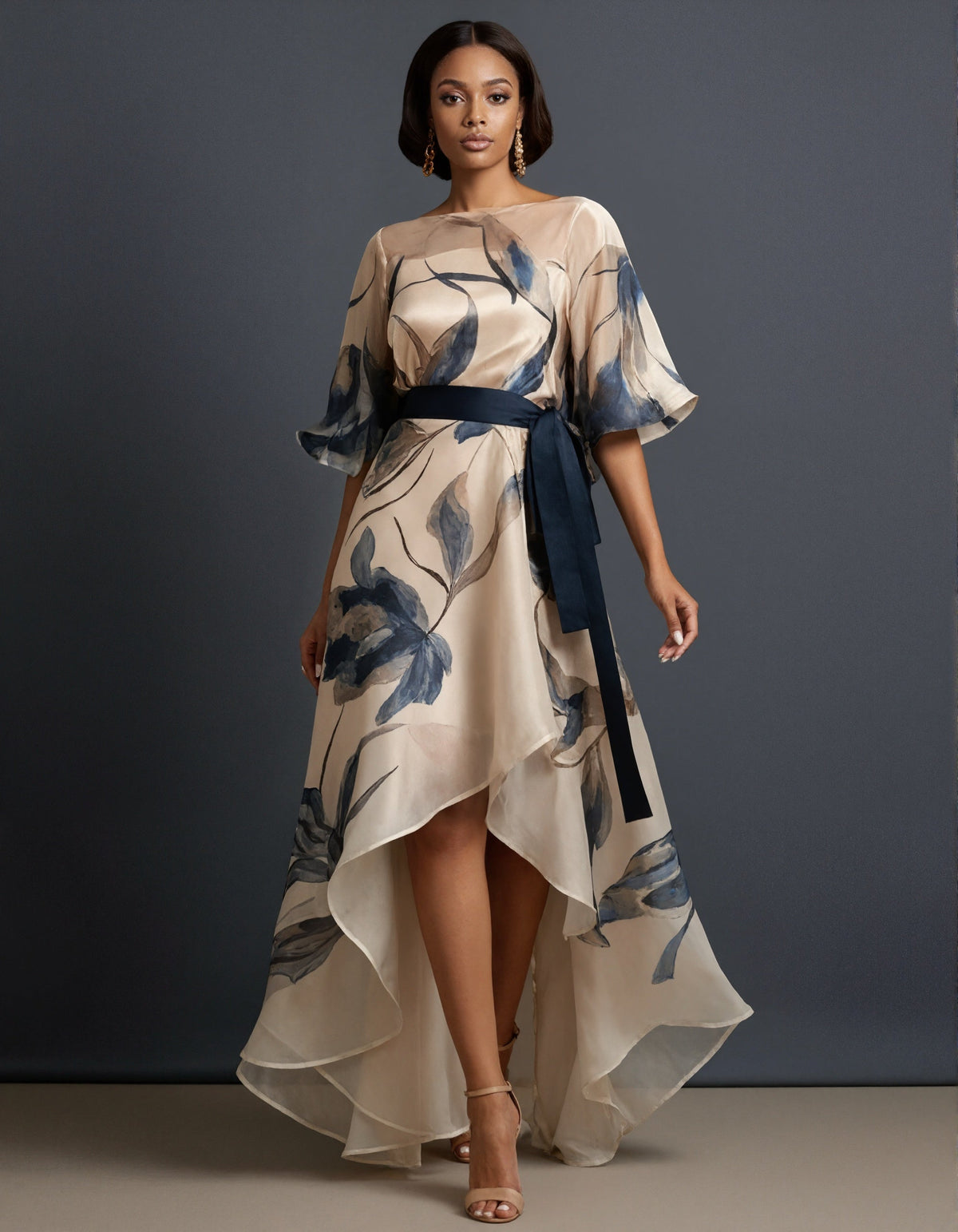 Vestido largo de organza con estampado floral azul marino