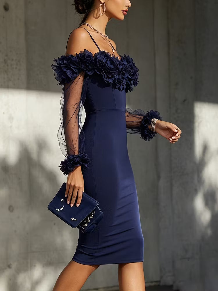 Vestido midi entallado con hombros descubiertos y flores 3D