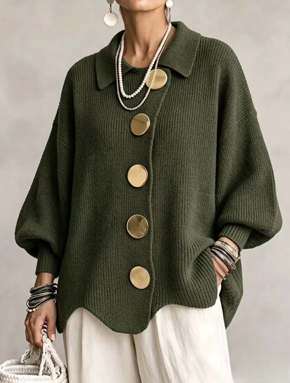 Isadora | Cárdigan oversize con cuello y botones metálicos grandes