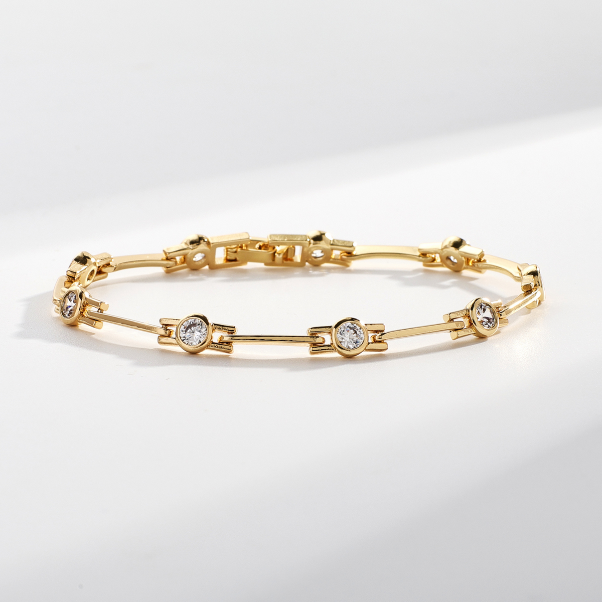 Pulsera dorada con circonitas Solange