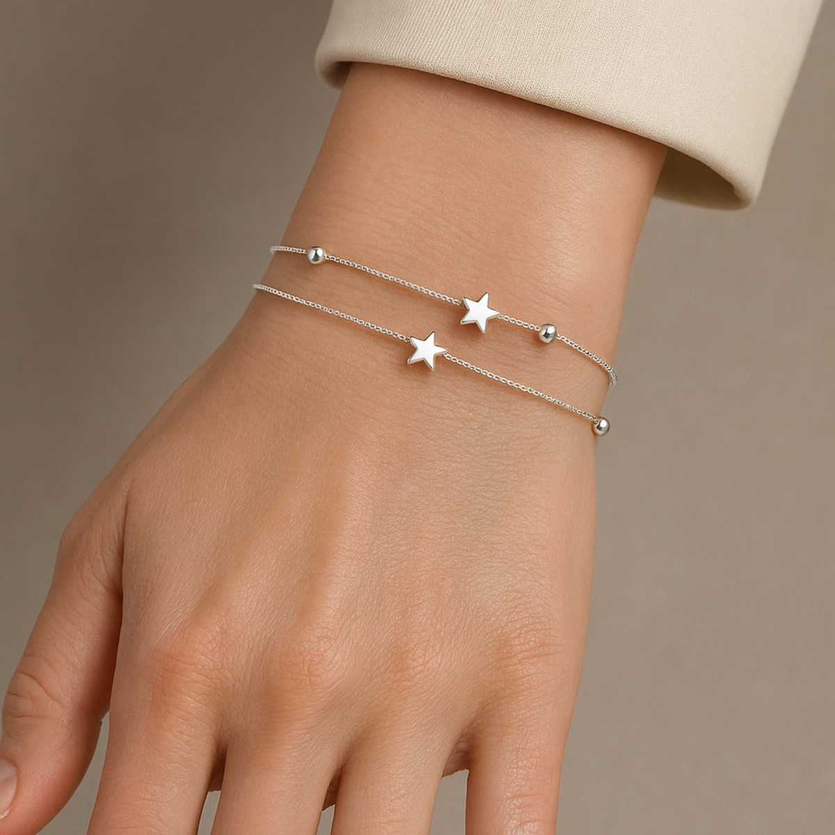 Pulsera plateada con estrellas Estelle