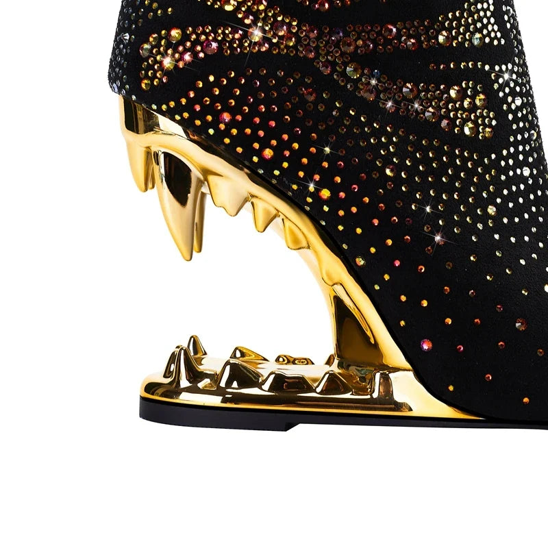 Botines con tacón metálico y calavera