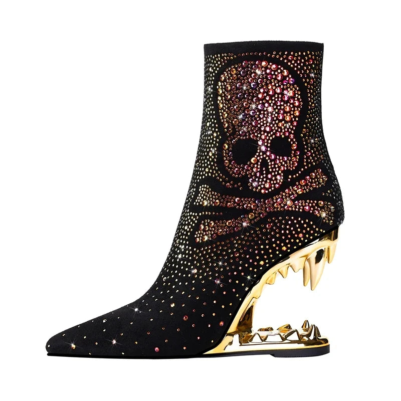 Botines con tacón metálico y calavera