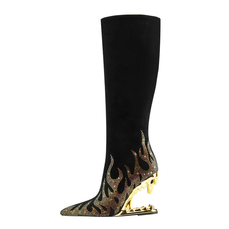Botas altas con pedrería y tacón escalonado