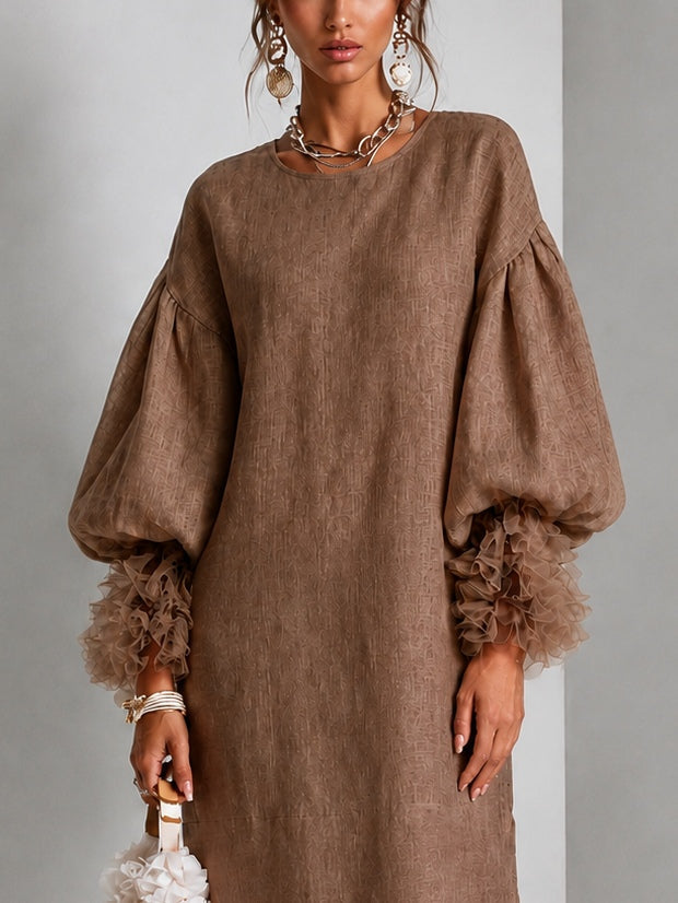 Vestido midi marrón con mangas farol y puños plisados