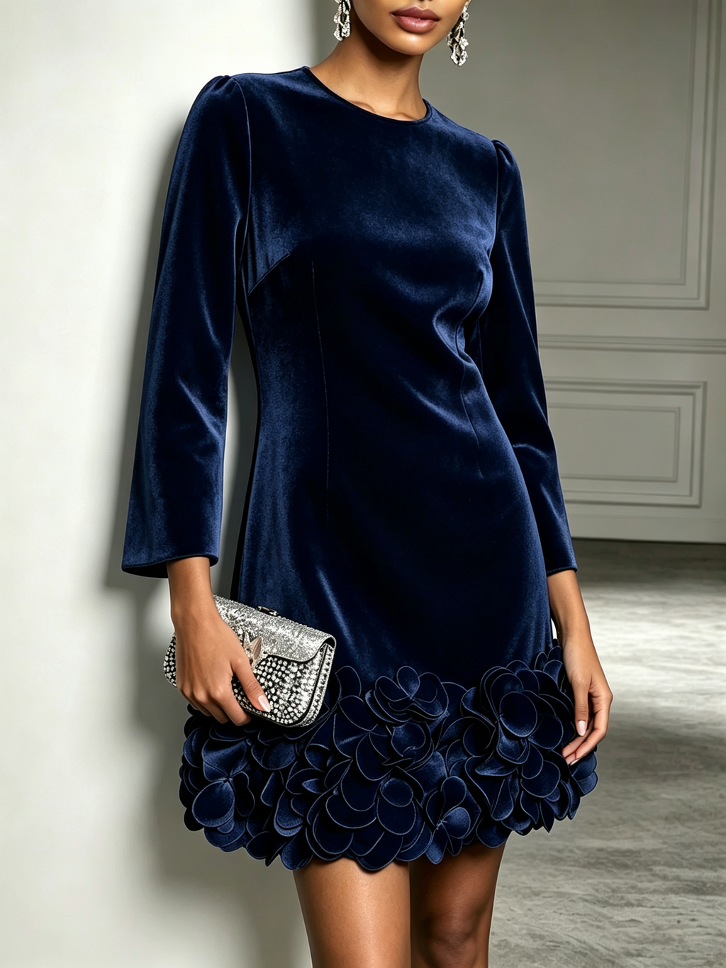 Minivestido de terciopelo azul marino con flores
