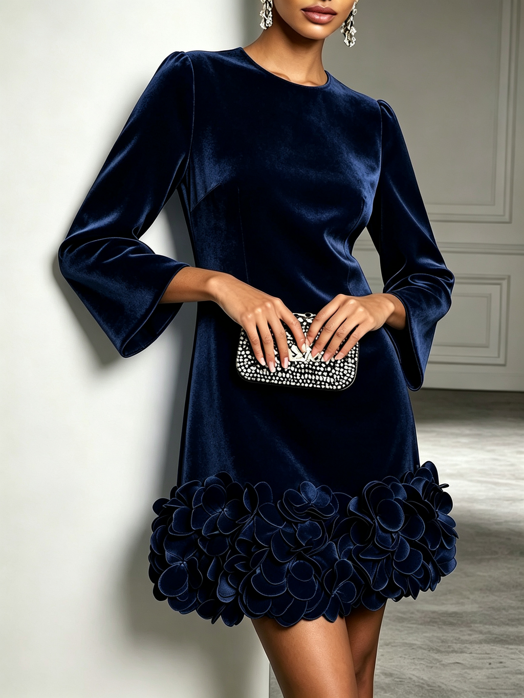 Minivestido de terciopelo azul marino con flores