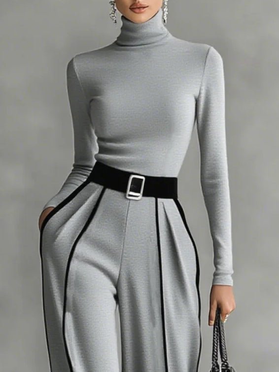 Conjunto gris de top con ribete y pantalón ancho con cinturón