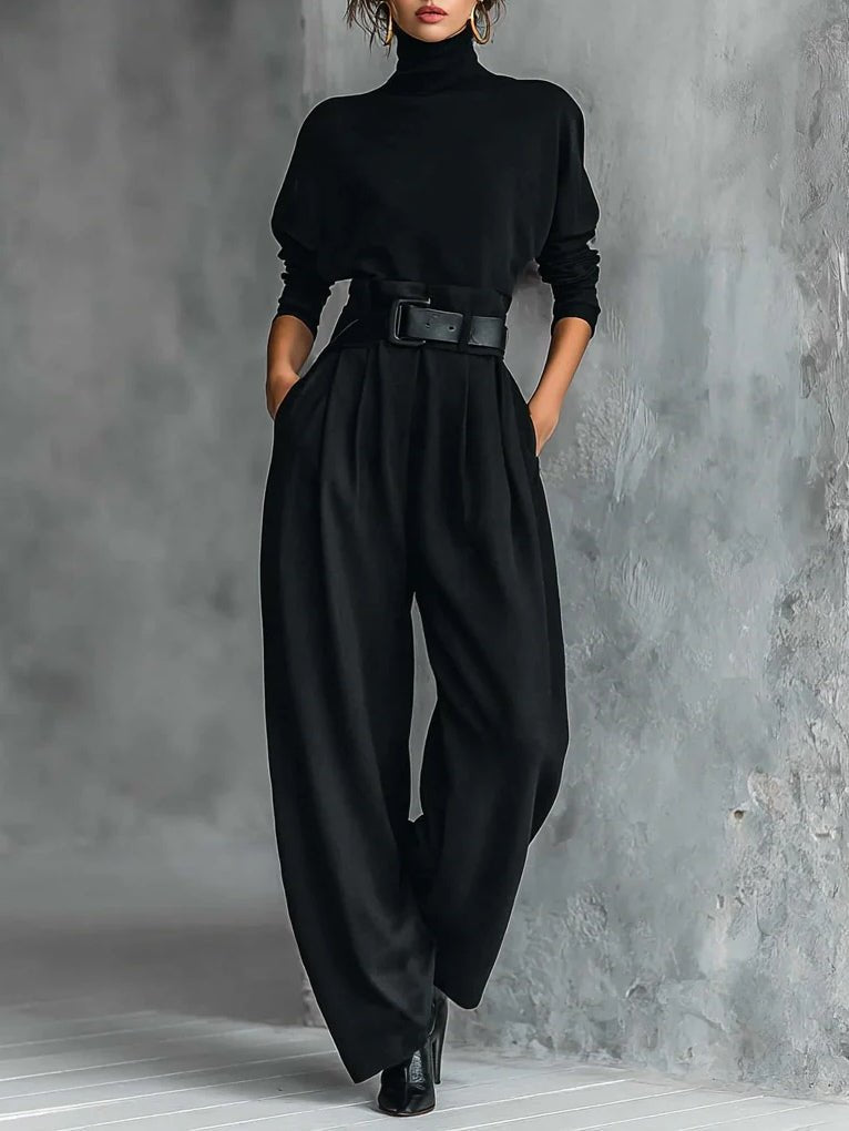 Conjunto negro de cuello alto y pantalón recto con cinturón