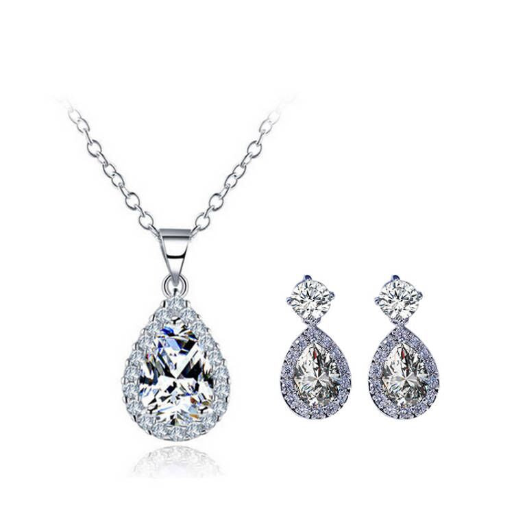 Set de collar y pendientes de circonitas