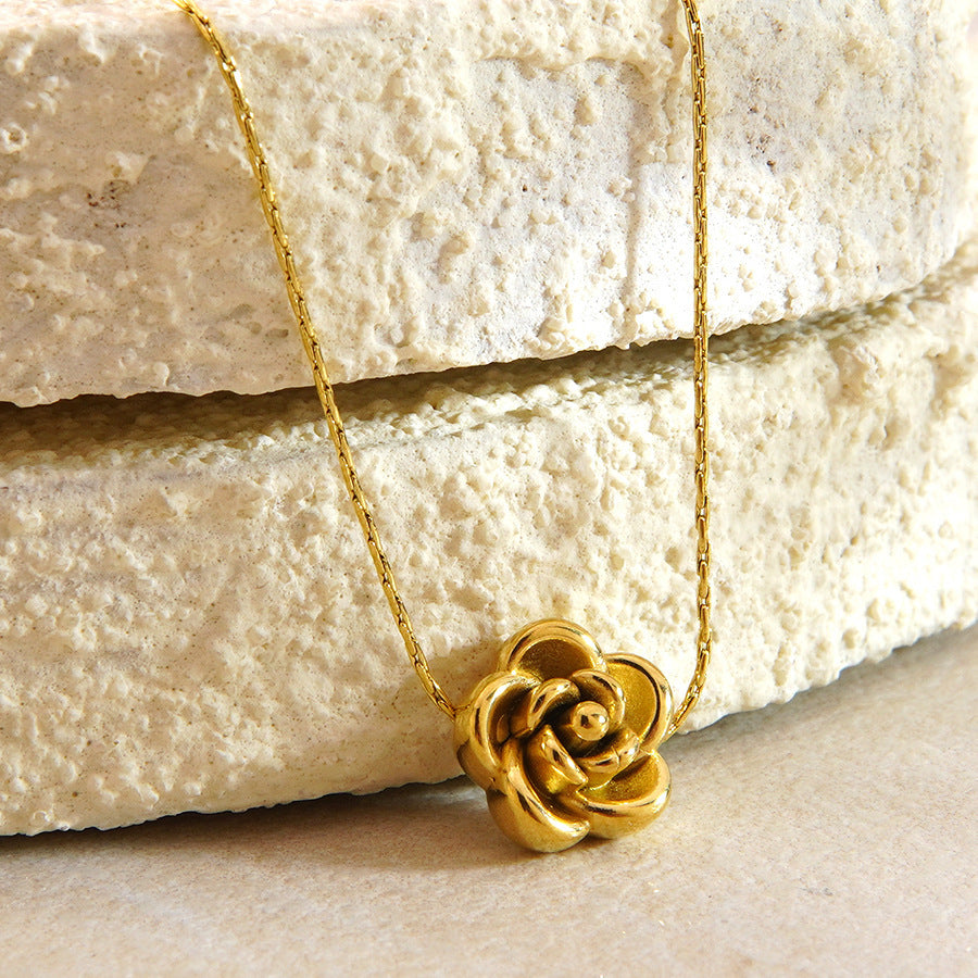 Set de collar y pendientes de flores · Estilo francés